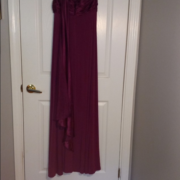 David's Bridal Gown Burgundy Size 4 One Strap Zipper Satiny Shoulder-Sash-Tail - Picture 4 of 9
